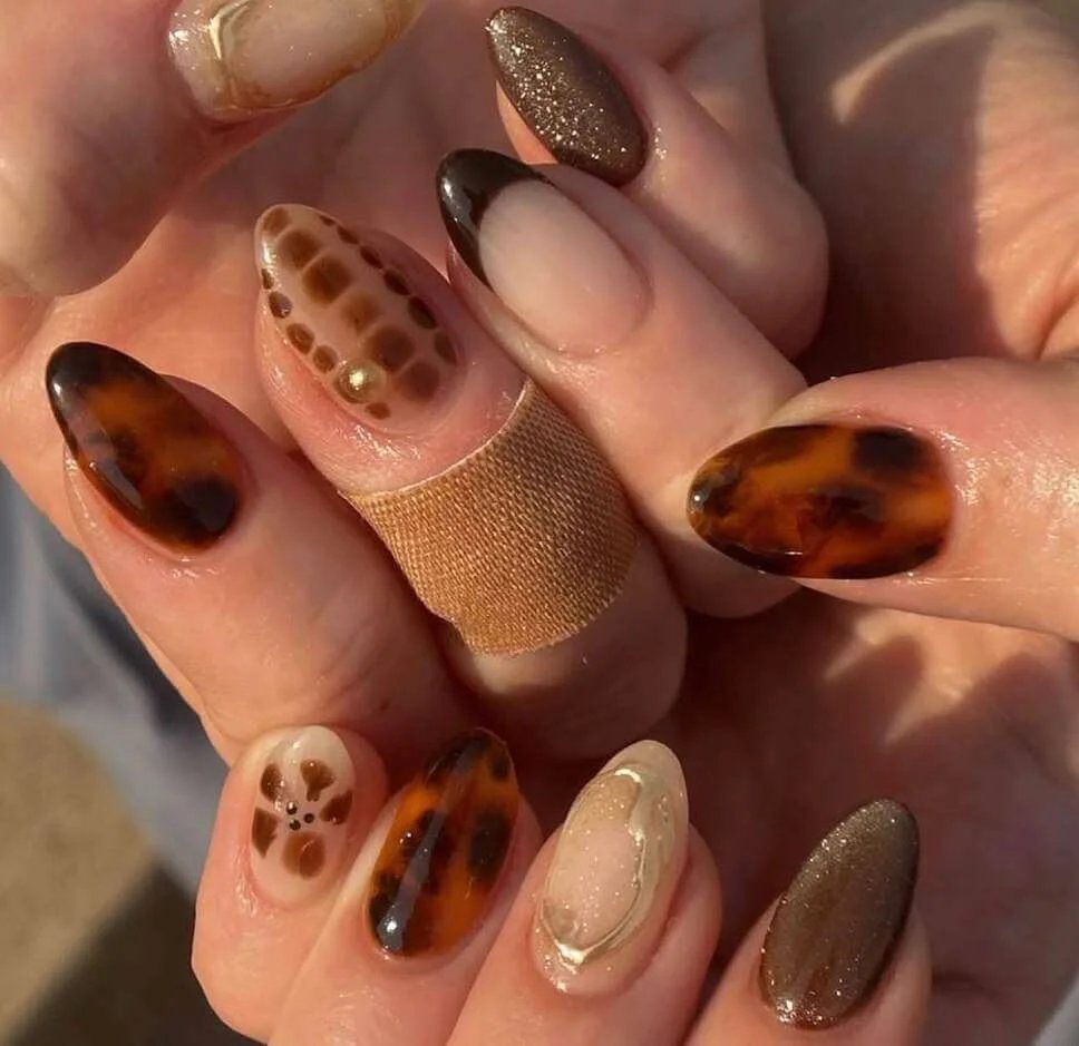 Tortoiseshell and Chrome Nails