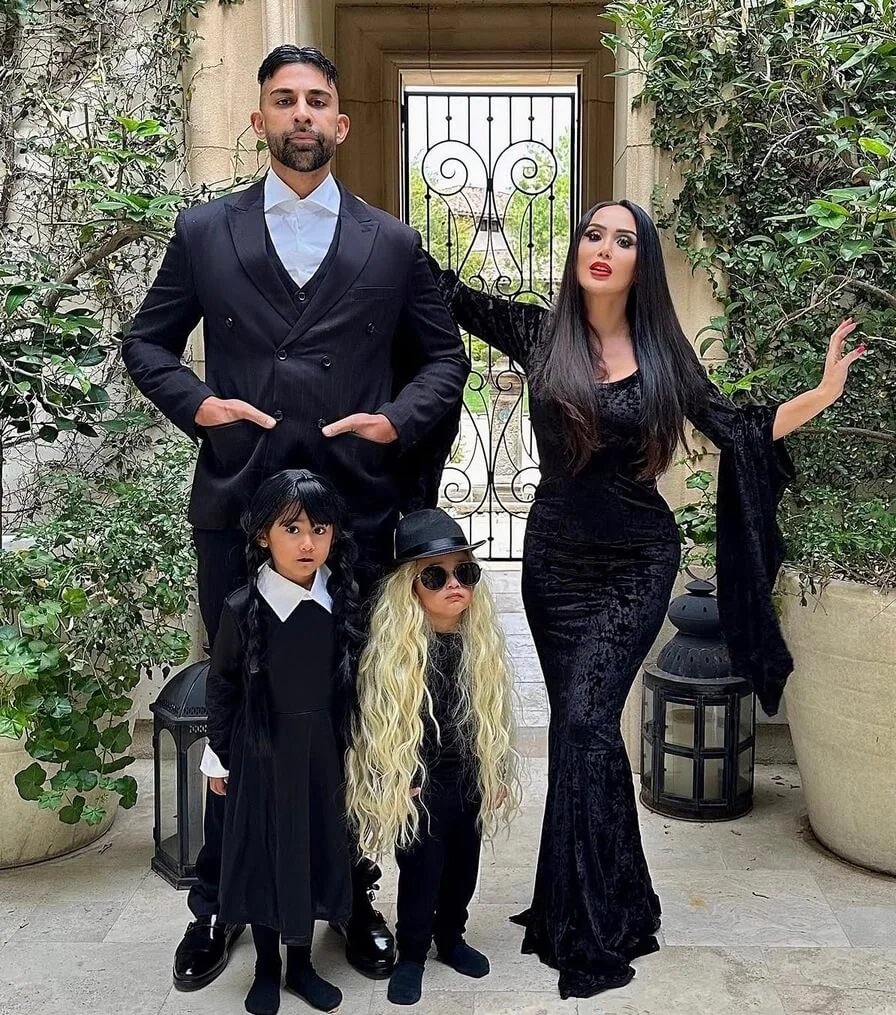 Addams Family Outfits