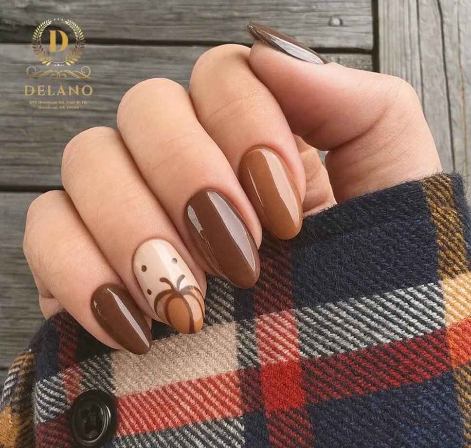 Brown pumpkin nails
