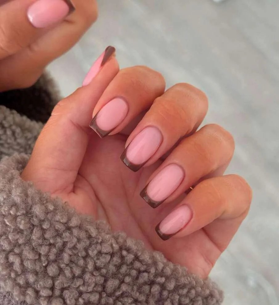Brown-tipped square nails