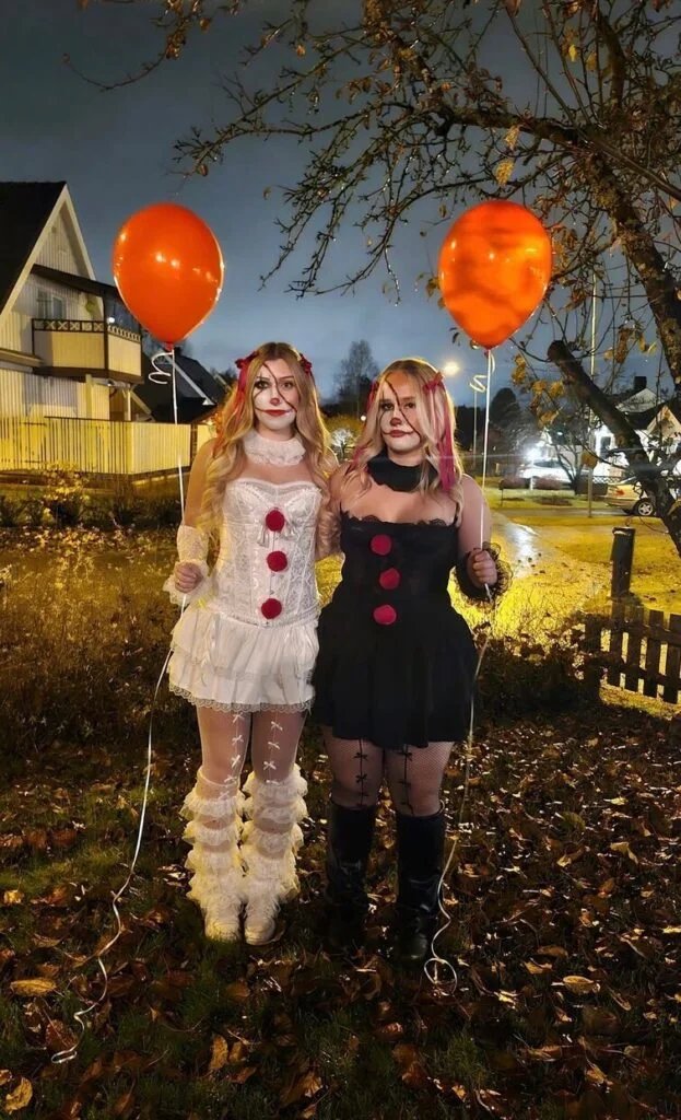 Pennywise Clown Duo