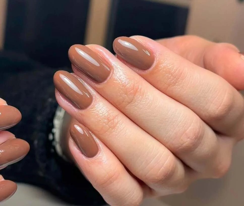 Warm Mocha Brown Nails