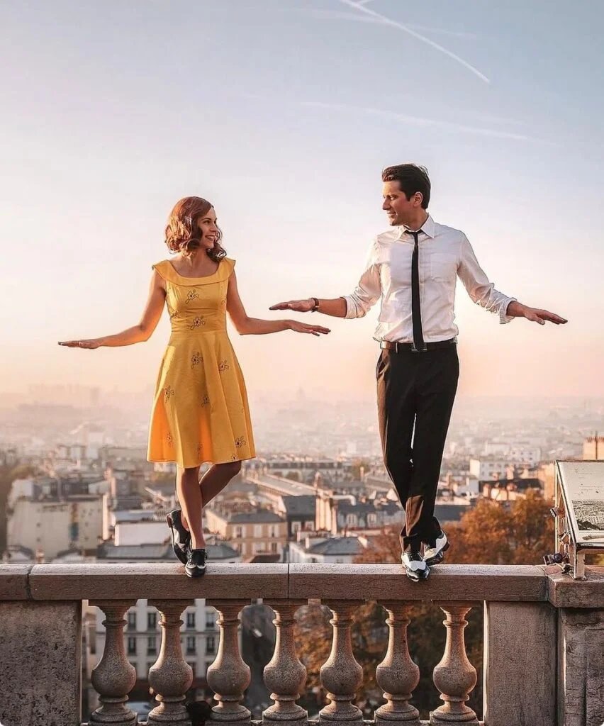Yellow dress and black tie